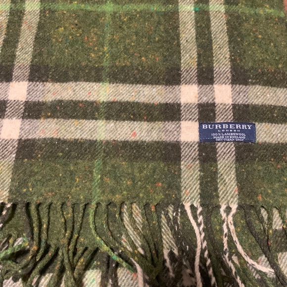Burberry Accessories - 💖BURBERRY London Plaid Lambswool Scarf Vintage